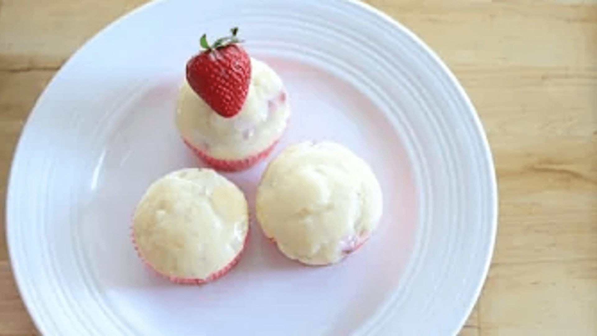 White Chocolate Strawberry Cupcakes - Simply Bakings - Featuring Joyceyvonna thumbnail