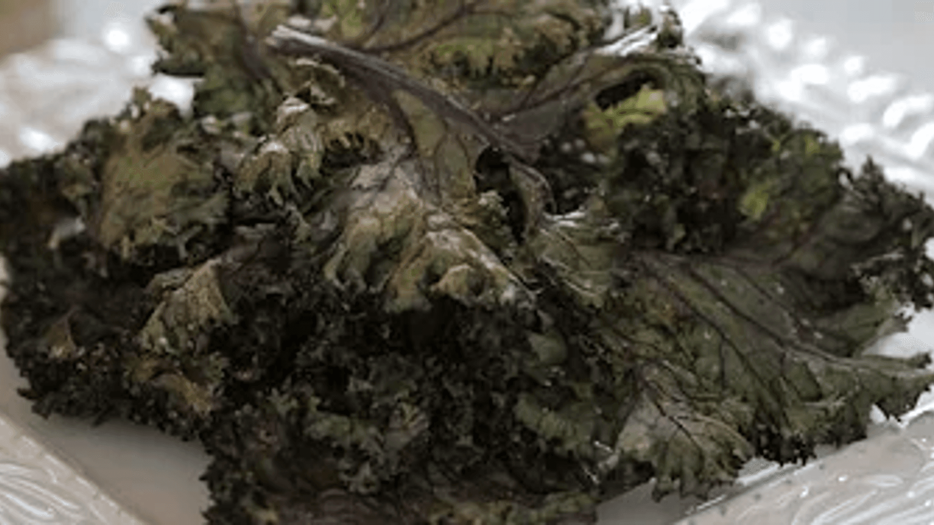 How To Make Kale Chips - HAPPY HEALTHY ME SERIES | Simply Bakings thumbnail