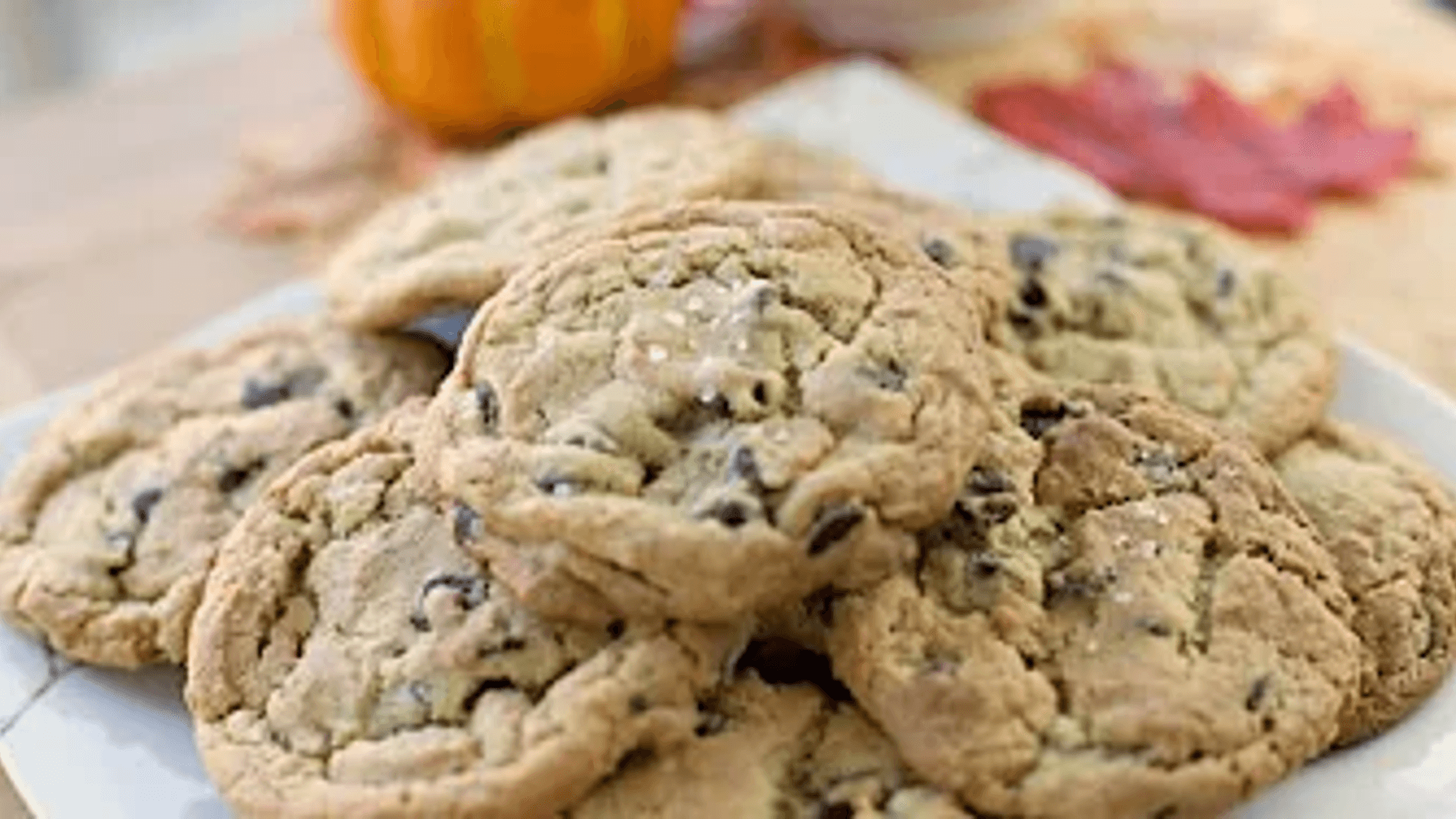 BEST Chocolate Chip Cookies | Simply Bakings thumbnail