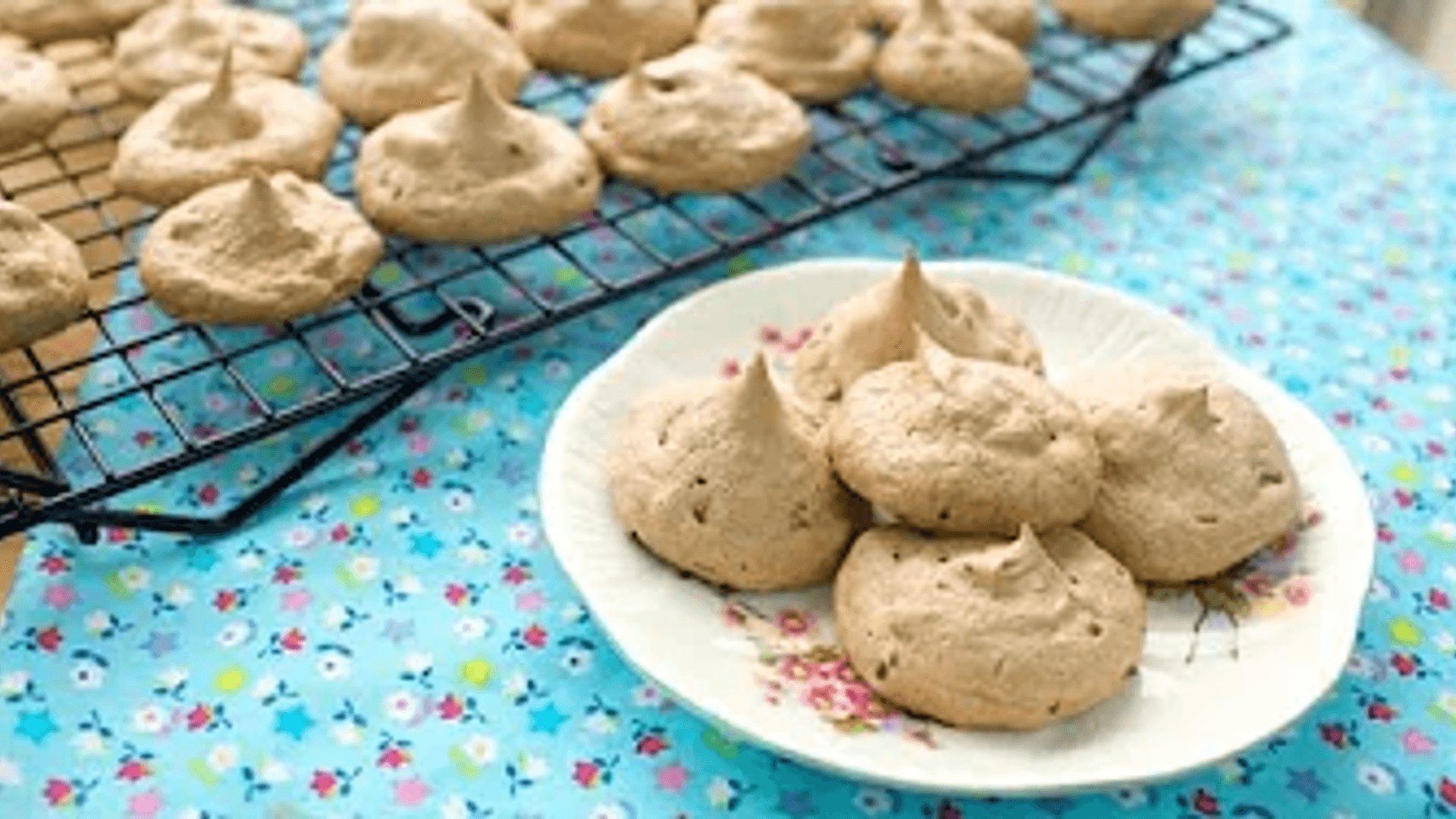 BEST Chocolate Chip Meringue Cookies | Simply Bakings thumbnail