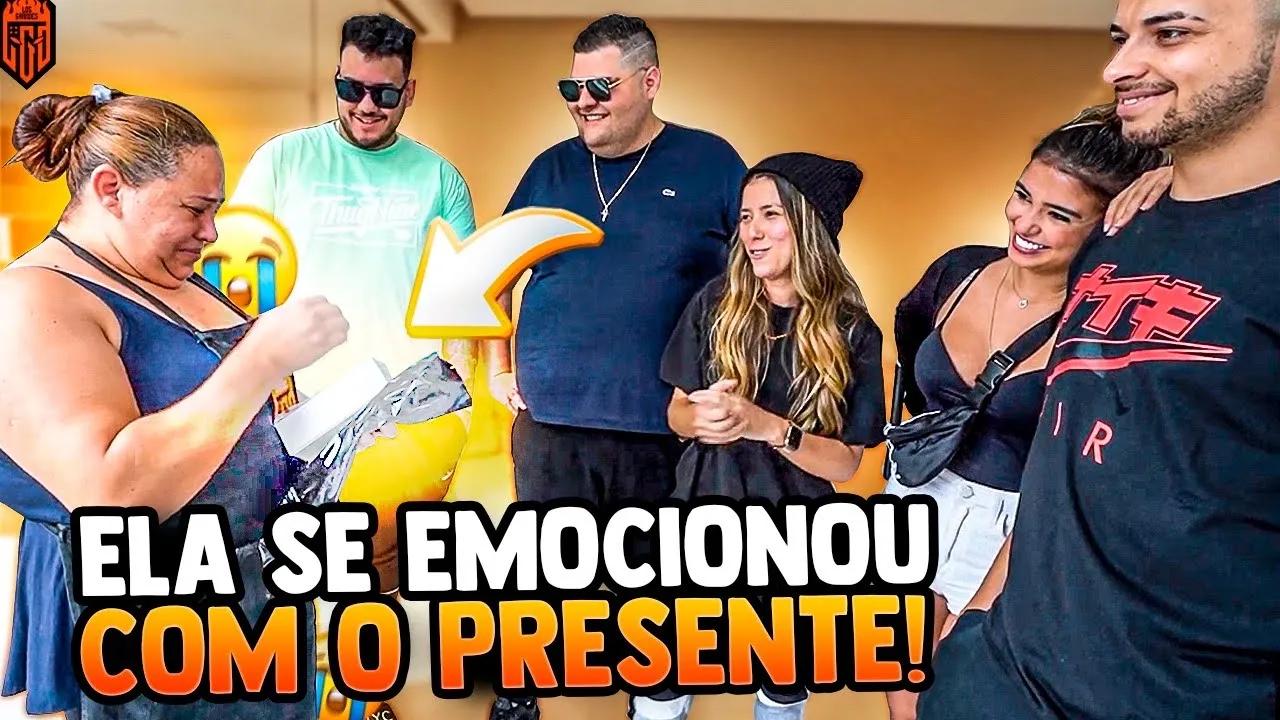 SURPREENDEMOS A MÃE DO VAN DISEL DANDO UM PRESENTÃO PRA ELA! - LOS GRANDES FREE FIRE thumbnail