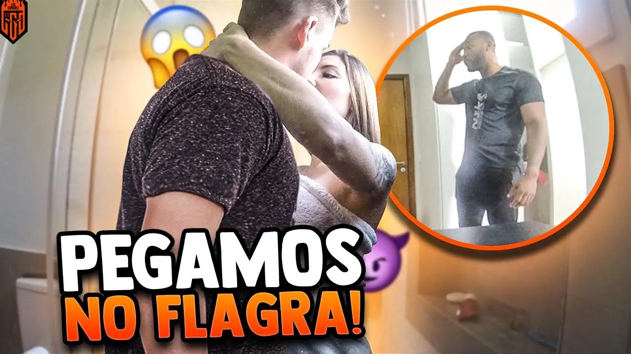 NOS PEGAMOS NO BANHEIRO?? TROLAGEM PESADA - NÃO ENTENDERAM NADA!! LOS GRANDES FREE FIRE thumbnail