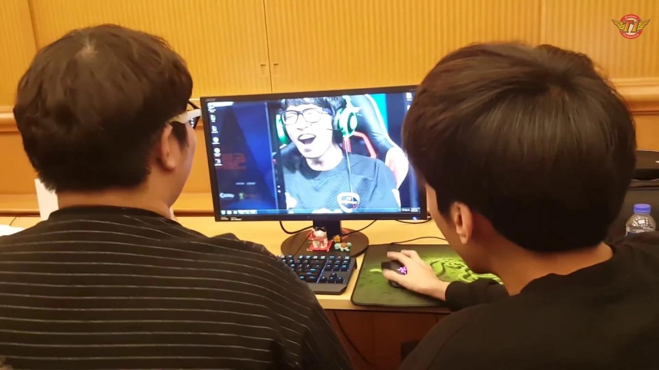 SP12.SKT in China! Why did they gather up in front of the monitor?![T1 CAMERA] thumbnail