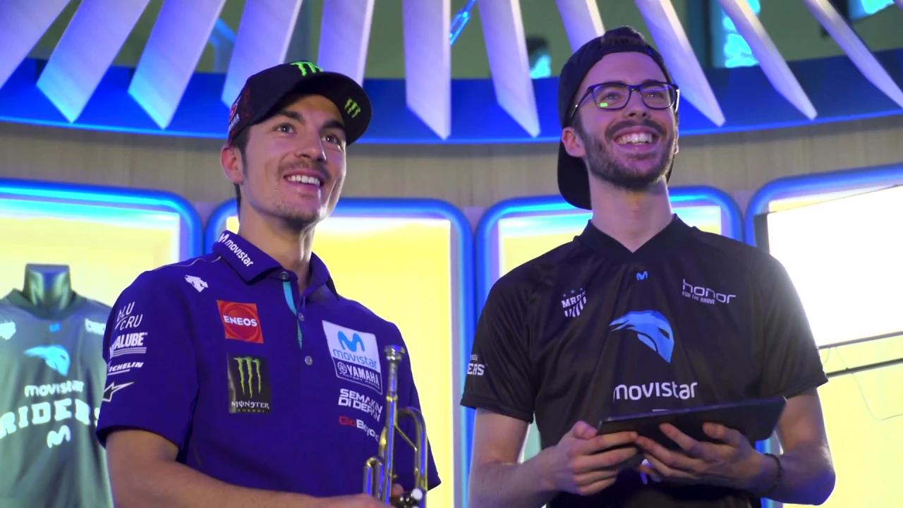 VALENTINO ROSSI Y MAVERICK VIÑALES VISITAN EL EL MOVISTAR ESPORTS CENTER thumbnail